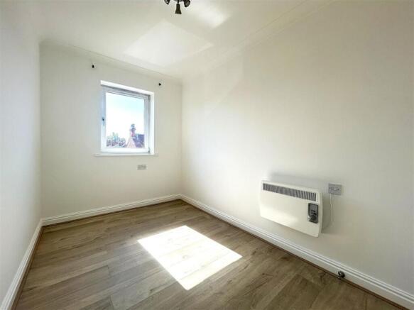 2 bed Apartment for sale Image 8