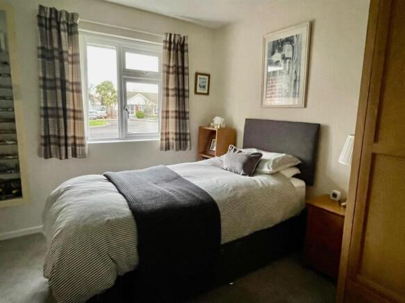 Bedroom..jpg