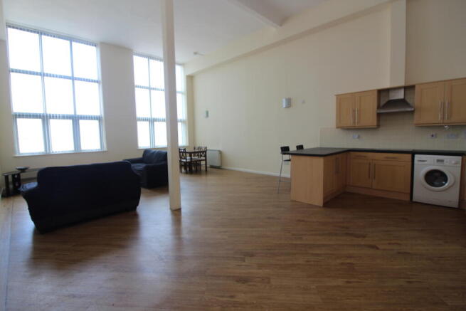 Lounge T202604271559.jpg