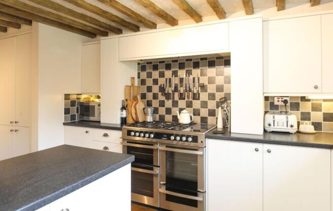 4 bed Semi-Detached for sale Image 6
