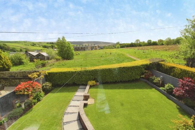 3 bed Semi-Detached for sale Image 6