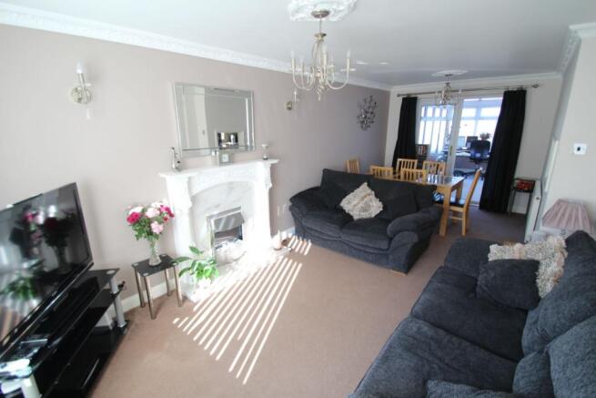 Lounge/Dining Room