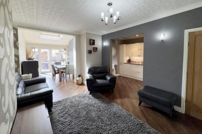3 bed Semi-Detached for sale Image 9