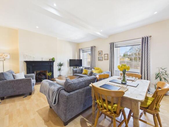 Sitting/Dining Room