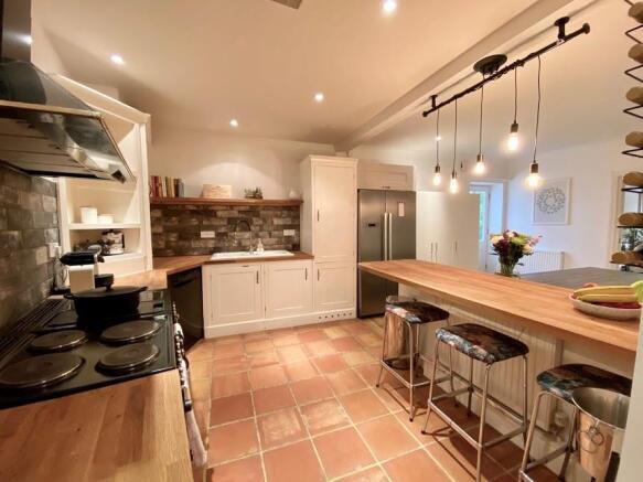 kitchen1.jpg