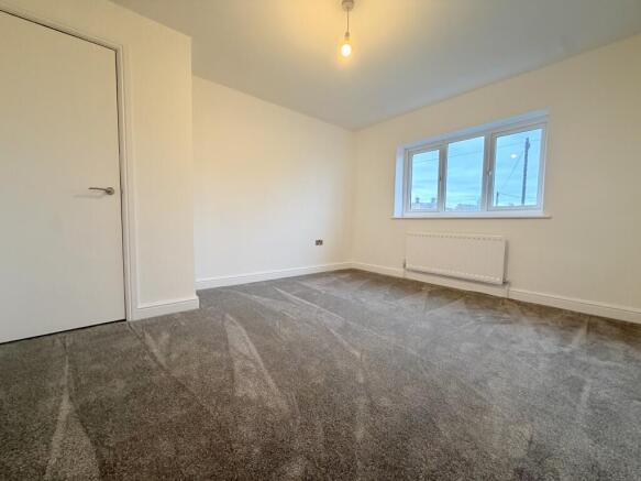 3 bed Terraced to rent Image 11