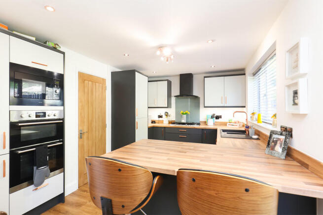 Kitchen / Dining ...