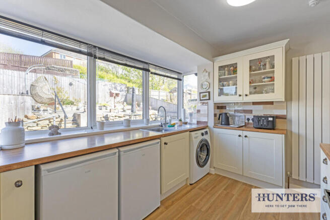 3 bed Semi-Detached Bungalow for sale Image 7