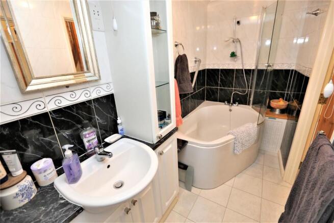 Bathroom.JPG
