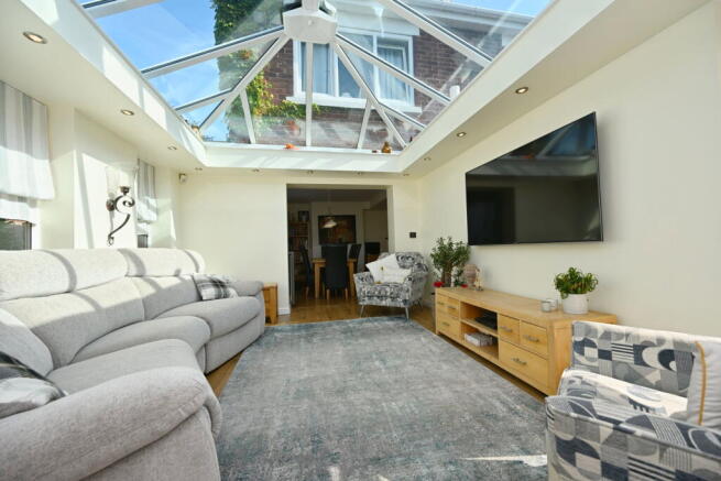 4 bed Detached for sale Image 4