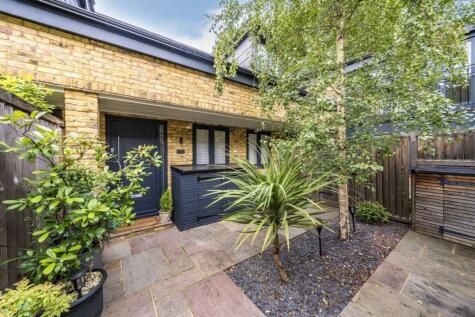 Station Road, Hampton