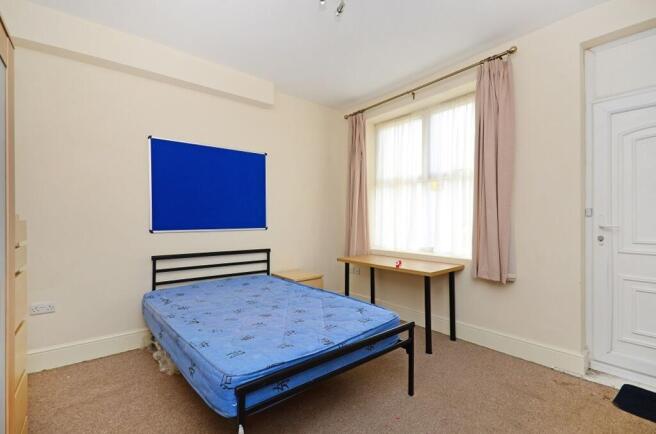 4 bed Terraced to rent Image 4
