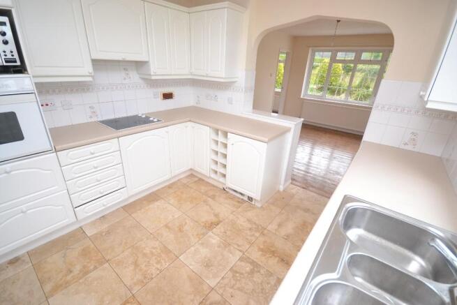 FITTED KITCHEN