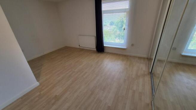 1 bed Apartment to rent Image 6