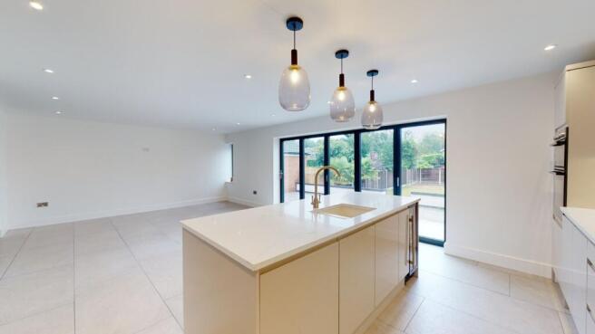 4 bed Detached for sale Image 7