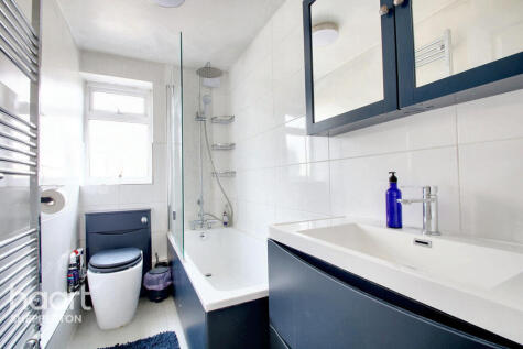 Watersplash Road, Shepperton