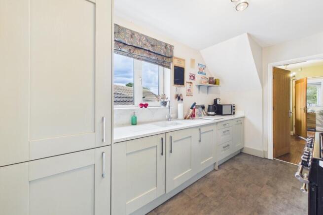 3 bed Semi-Detached for sale Image 5