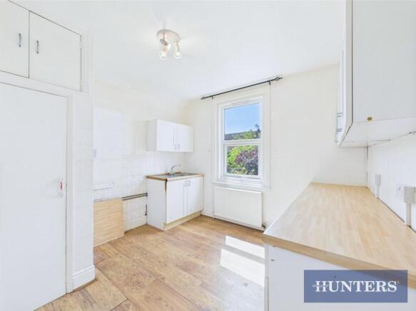 2 bed Apartment for sale Image 4