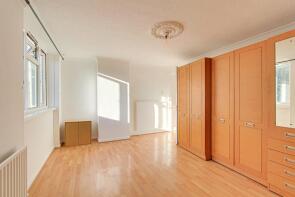 2, Warminster Gardens, South Norwood, London SE25 4DN