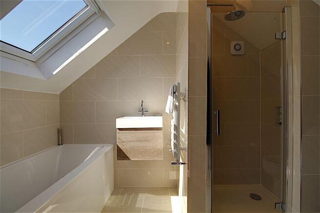 Ensuite to Bed 1