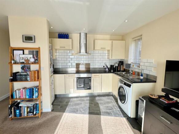 6 Blue Ocean Apartments Kitchen