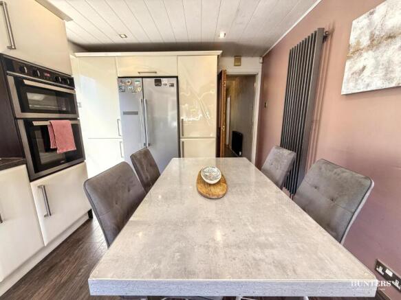 4 bed Detached for sale Image 11