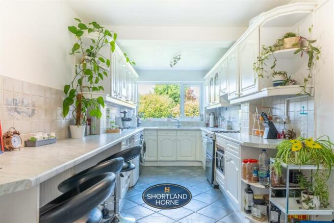 KITCHEN 1.jpg