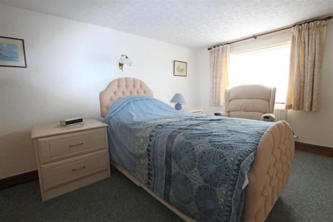 Bedroom 6.jpg