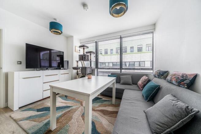 1302682 10 683db19d6d3c0 ARW 3