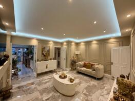 Basement Flat, 113, Finborough Road, London SW10 9DU