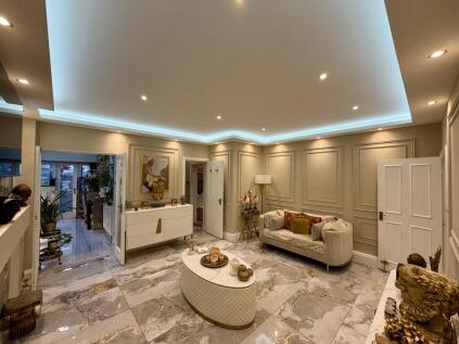Finborough Road, Chelsea, Garden Flat, London, SW10 9DU