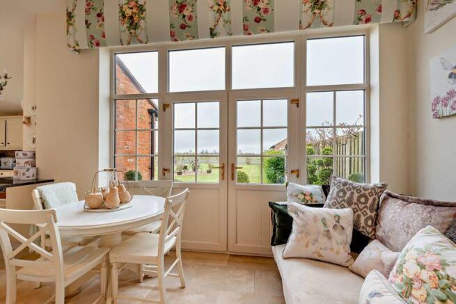 Kitchen Dining Area