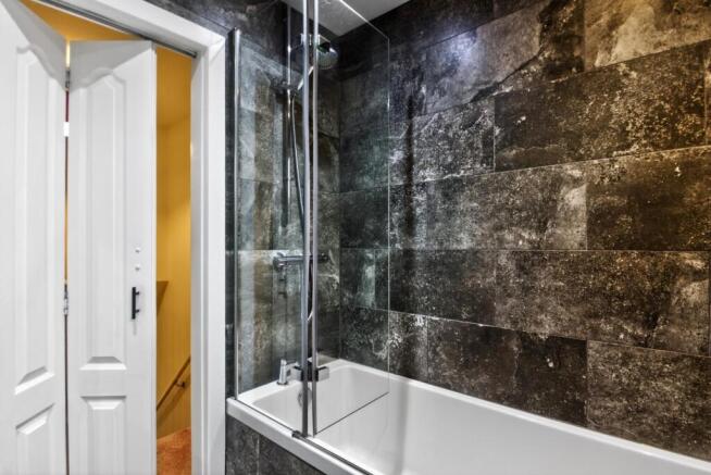 3 bed Terraced for sale Image 12