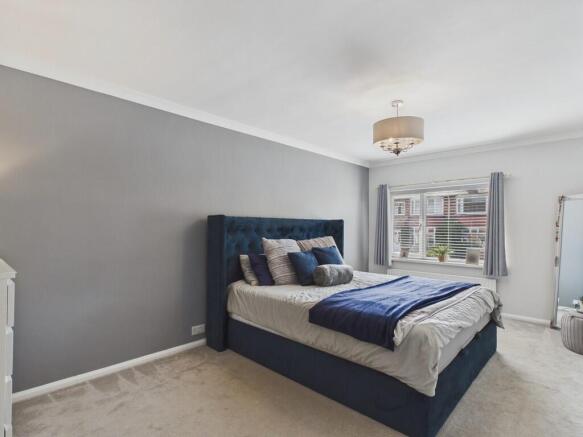 4 bed Semi-Detached for sale Image 8