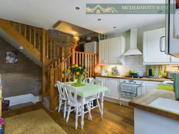 8, Spring Grove, Greenfield, Saddleworth photo 4