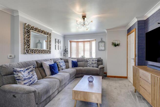 3 bed Semi-Detached for sale Image 5