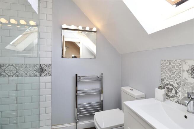 3 bed House for sale Image 9