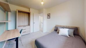 12, Sandpiper Way, Nottingham NG7 2EE