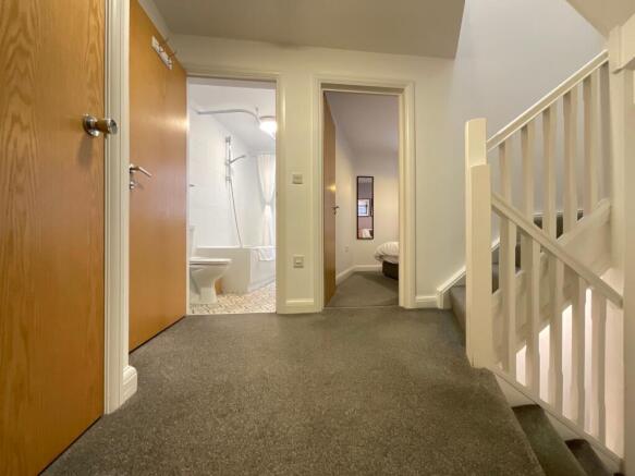 4 bed Semi-Detached for sale Image 10