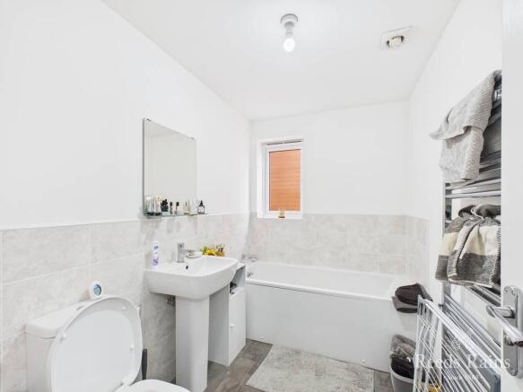 3 bed Semi-Detached for sale Image 12