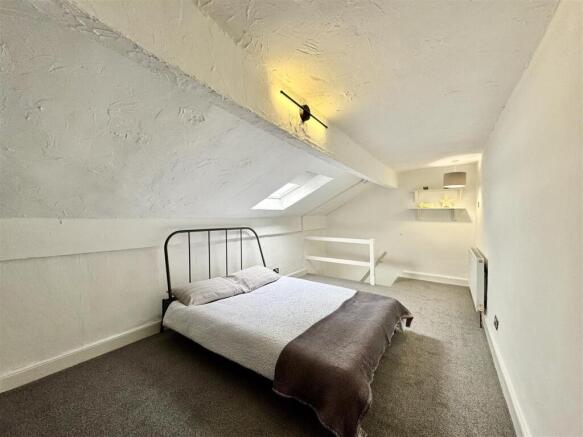 2 bed Terraced for sale Image 5