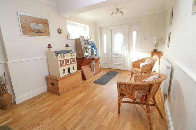 Entrance Hall 1.jpg