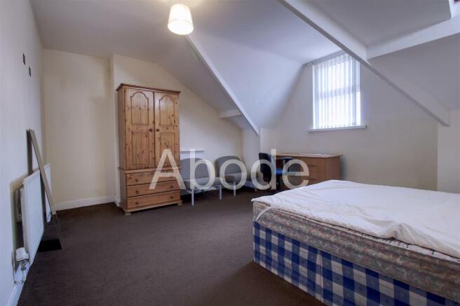 6 bed House to rent Image 11