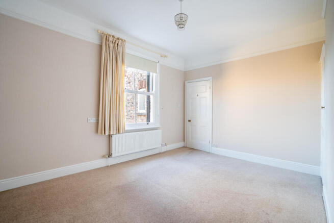 3 bed Town House for sale Image 7