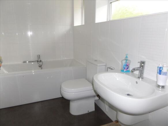 FAMILY BATHROOM