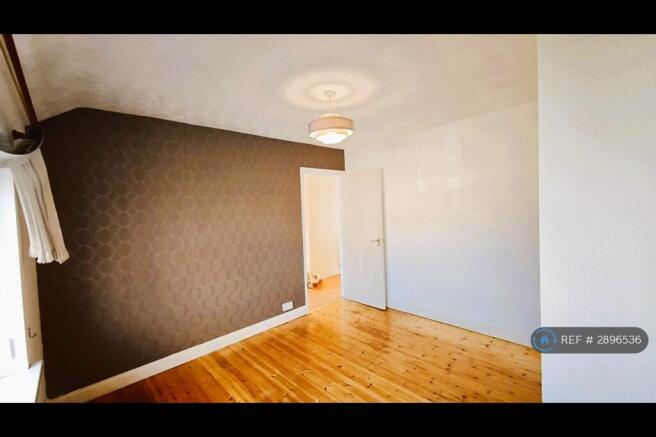 Bedroom 1 (3.4m x 3.4m)
