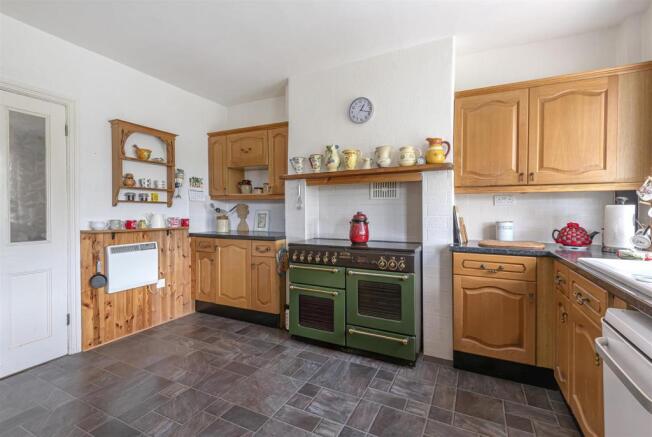 Kitchen & Cooker