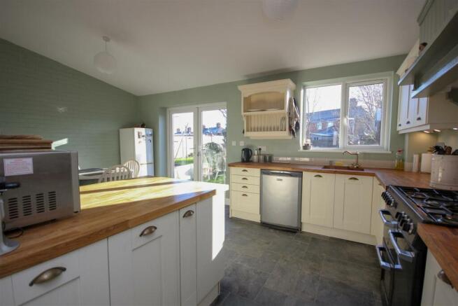 Kitchen Diner 2.jpg