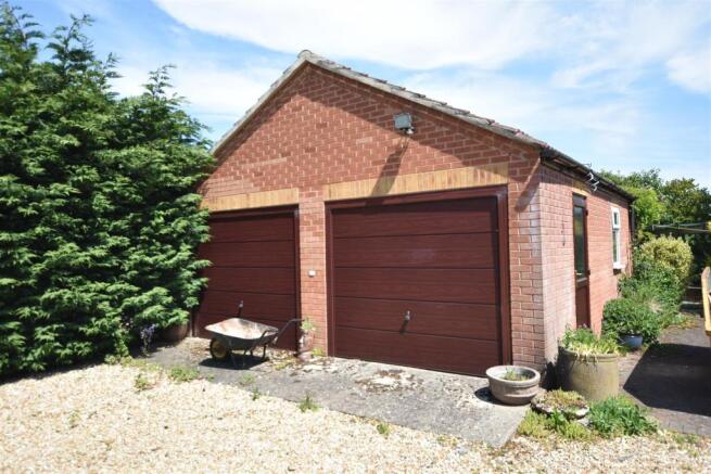DOUBLE GARAGE