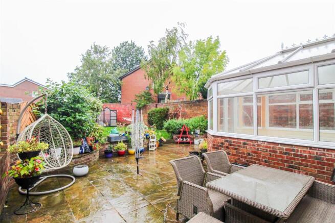 4 bed Detached for sale Image 5